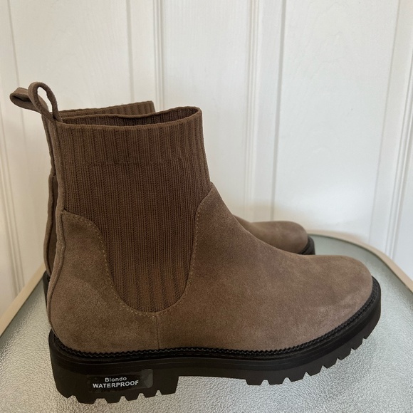 Blondo Shoes - Blondo NWOT Hallie Waterproof Chelsea Boot In Dark Taupe Size 8.5